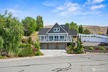 719 19th NE