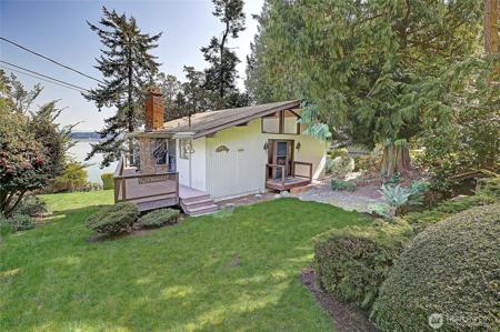 2823 Camano Dr