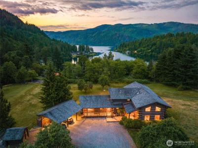 3130 Bay Vista
