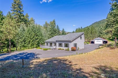 9585 Eagle Creek