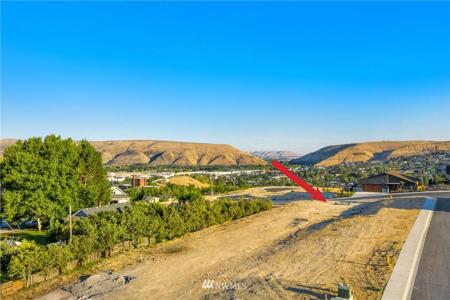 801 Selah Vista
