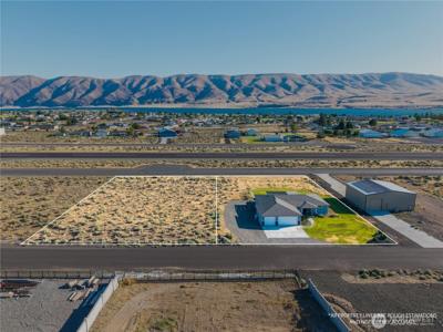 447 Airport SW