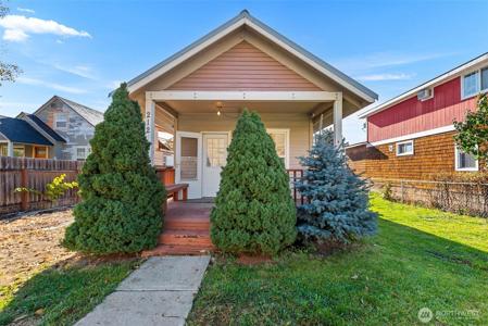 212 Riverside