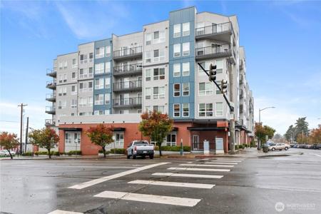 2824 Grand