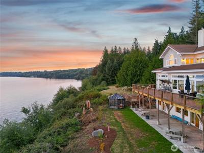 3065 Oak Bay