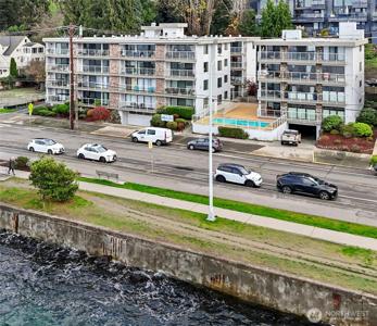 2104 Alki SW