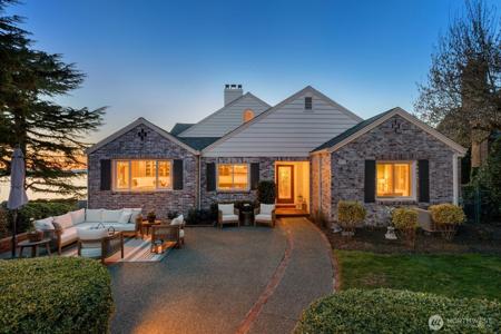 2803 Magnolia W