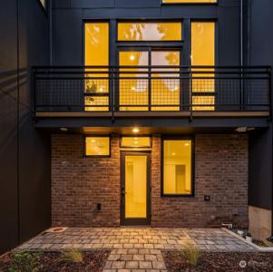 2626 Franklin E