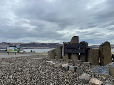 590 Vantage Bay
