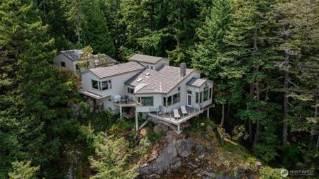3 B Eagle's Nest