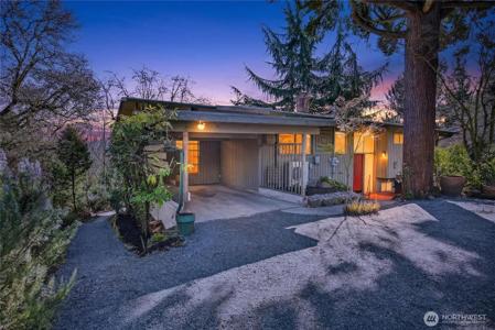 3921 25th S