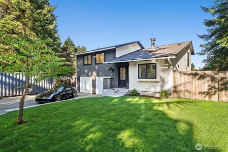 2216 Patricia SE