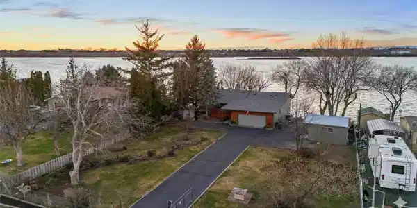 4190 Shorecrest