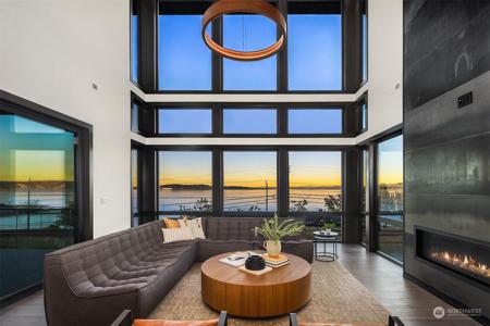 4802 Waterview