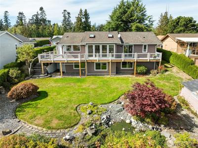 8196 Comox