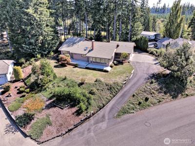 2526 Pershing