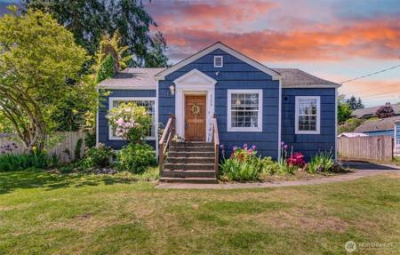 2220 Commercial SE