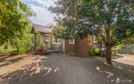 1880 8th SE