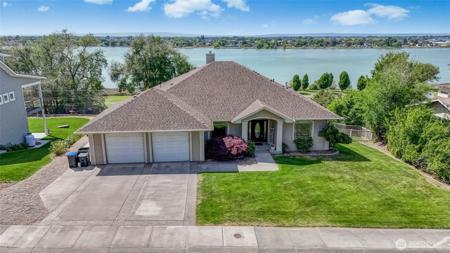 2108 Beaumont