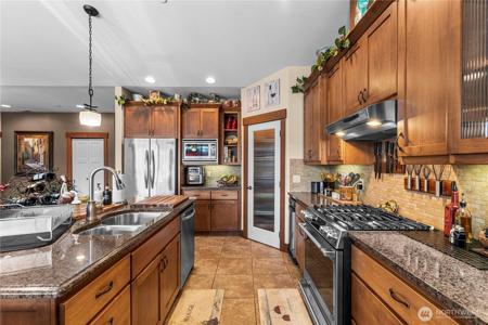 1051 Baker