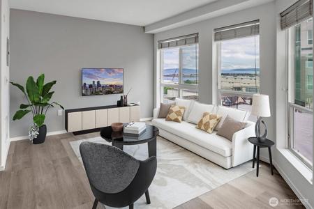 2824 Grand