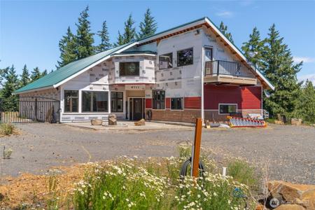 8711 Thorp Prairie