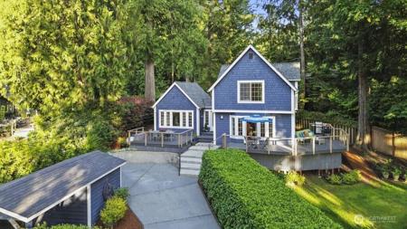 8886 Woodbank NE