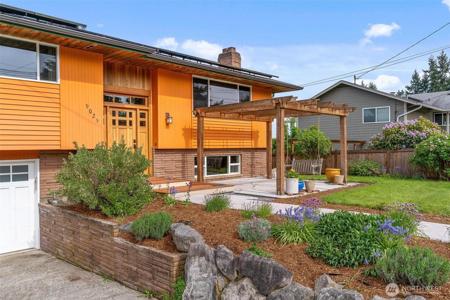 9025 Eastview