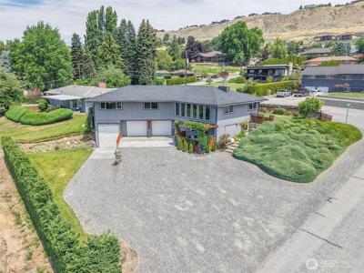 2540 Astor