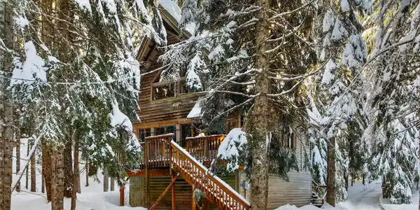 81 Snow Cabin
