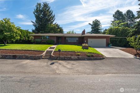 1589 Ashland