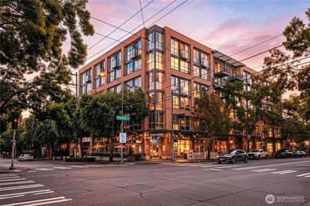 530 Broadway E
