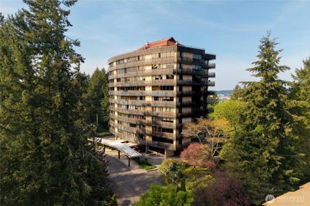 1910 Evergreen Park NW