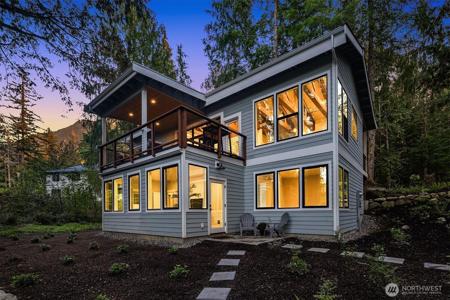 7339 Moon Valley SE