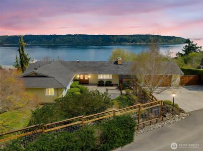 1301 Madrona NW