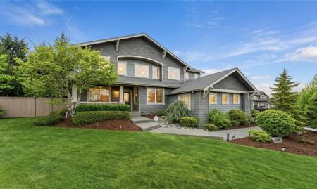 7041 Eagle Lake SE