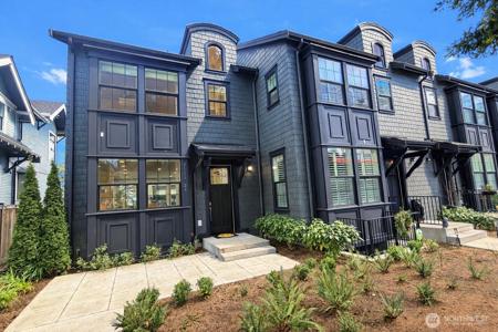 2111 9th Ave W