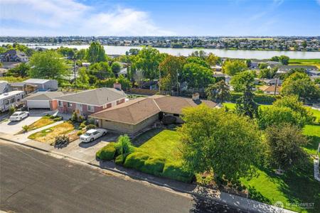 1122 Skyline Dr