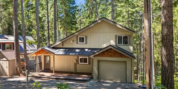 221 Lakedale