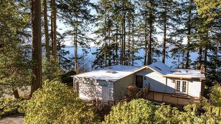3155 Fox Spit
