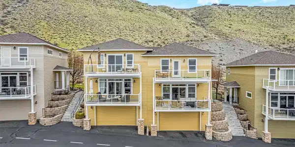 23325 Sunserra NW