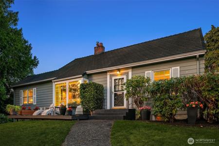 9304 Fauntleroy SW