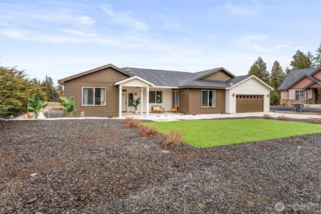 429 Dakota Heights