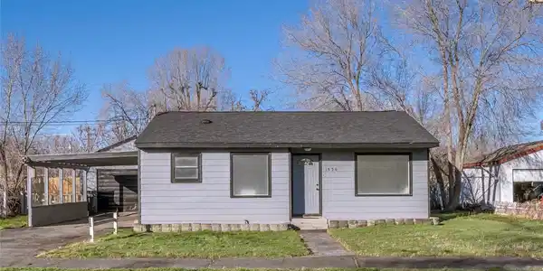 1820 Lakeside Drive
