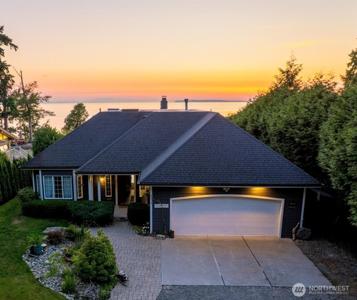 8613 Semiahmoo