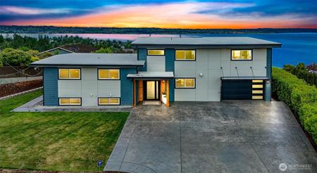 5942 Beverly NE