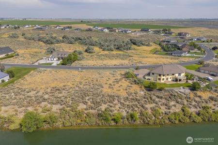 7587 Dune Lake SE