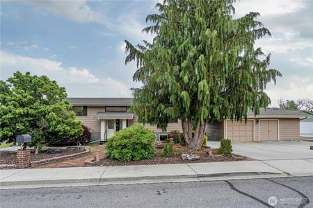 27 Poplar Ave