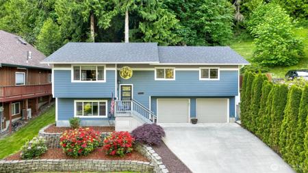 649 Summit