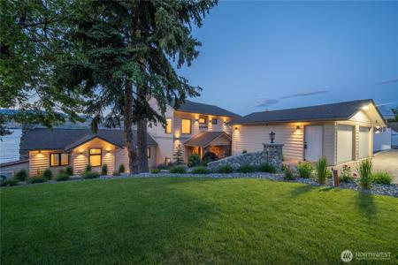 972 Lakeshore